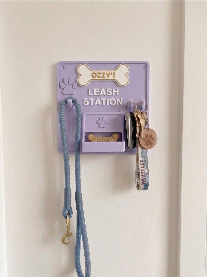 Pet Leash Station - Add your pet's name and pick your color!